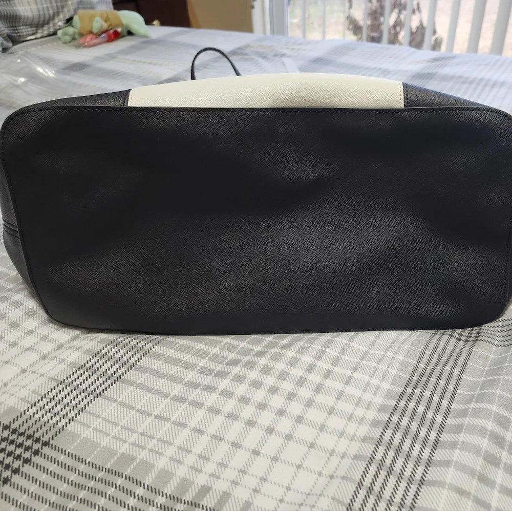 Michael Kors Large Tote Bag Black White Logo Shoulder Purse Travel Work Classic - Picture 5 of 9